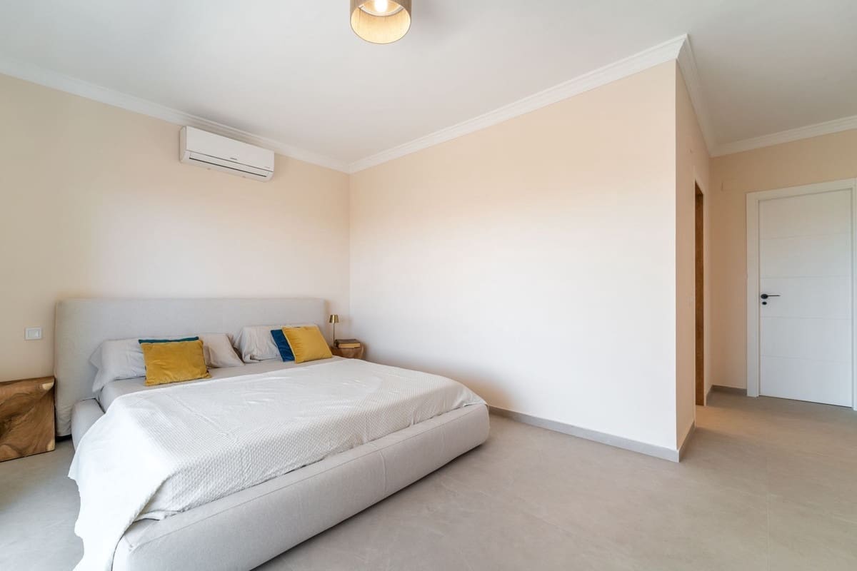 4 soveværelse Villa til salg i Fuengirola med swimmingpool garage - € 1.285.000 (Ref: 9297883)