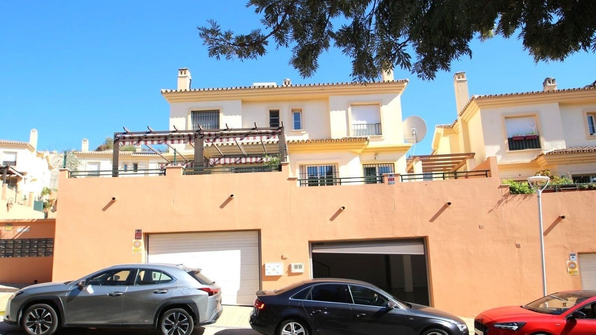 3 soverom Villa til salgs i Fuengirola med garasje - € 549 000 (Ref: 9329766)