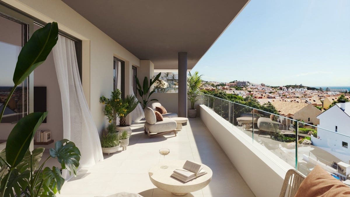 Apartamento de 3 habitaciones en Fuengirola en venta con piscina garaje - 377.000 € (Ref: 9462798)