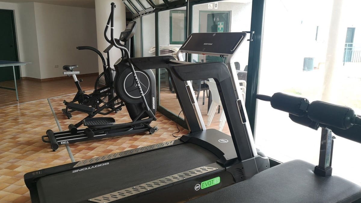 2 bedroom Apartment for sale in Fuengirola with pool garage - € 356,000 (Ref: 9614195)