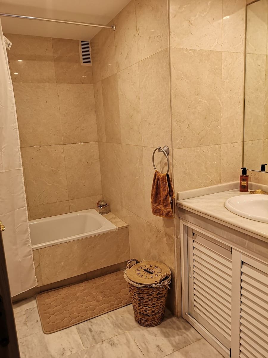 Apartamento de 2 habitaciones en Fuengirola en venta con piscina garaje - 356.000 € (Ref: 9614195)