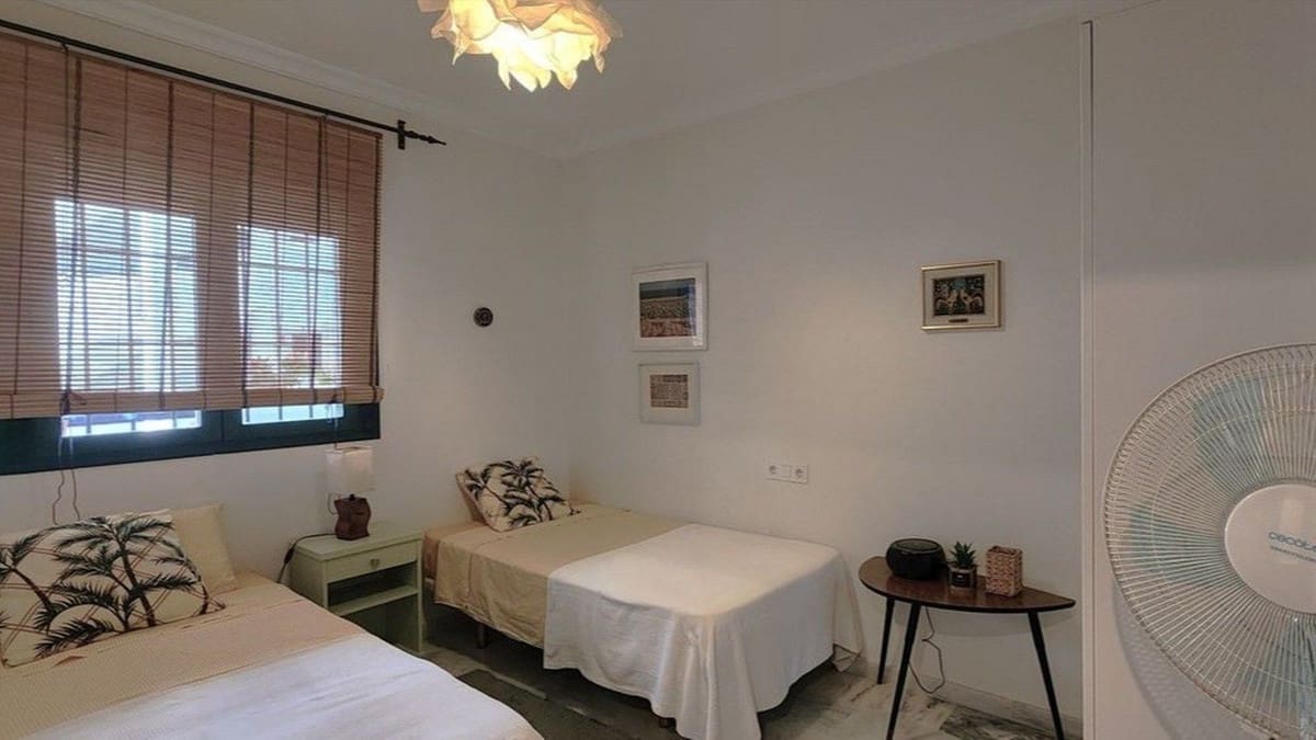 Apartamento de 2 habitaciones en Fuengirola en venta con piscina garaje - 356.000 € (Ref: 9614195)