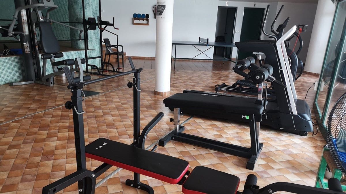 Apartamento de 2 habitaciones en Fuengirola en venta con piscina garaje - 356.000 € (Ref: 9614195)