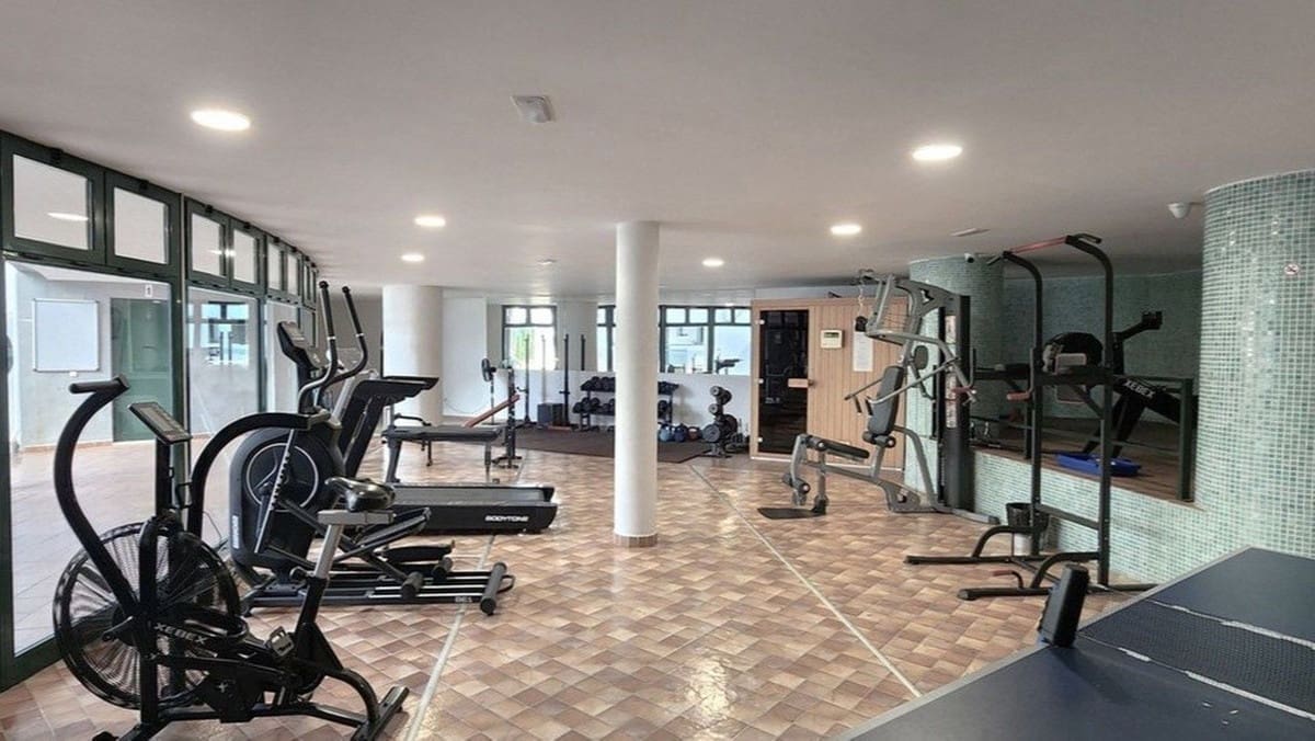 Apartamento de 2 habitaciones en Fuengirola en venta con piscina garaje - 356.000 € (Ref: 9614195)