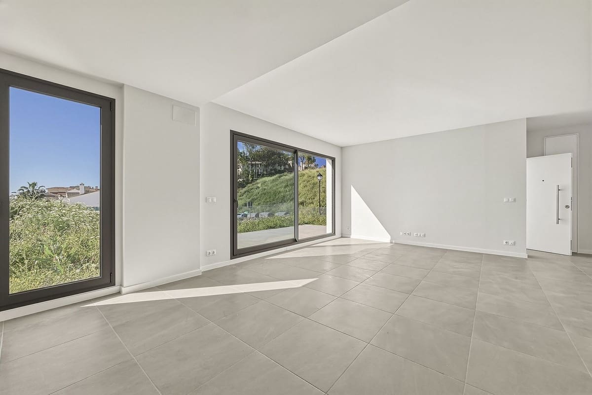 3 quarto Moradia Geminada para venda em Mijas Costa com piscina garagem - 649 000 € (Ref: 9782111)