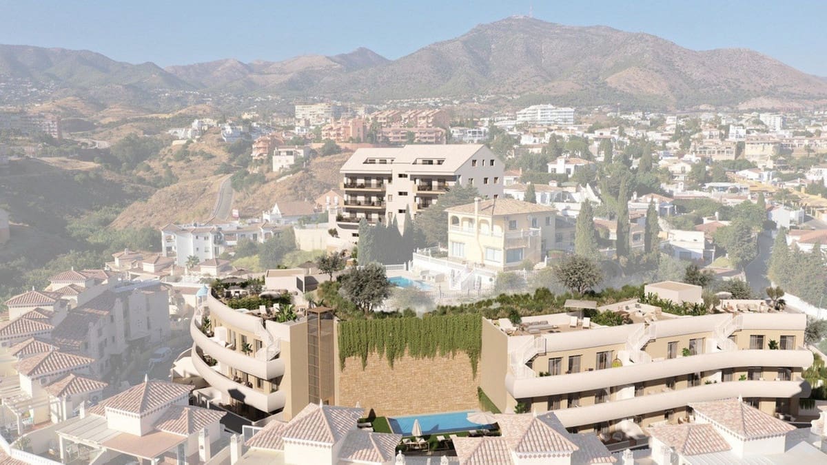 2 bedroom Apartment for sale in Fuengirola with pool garage - € 289,000 (Ref: 9844401)