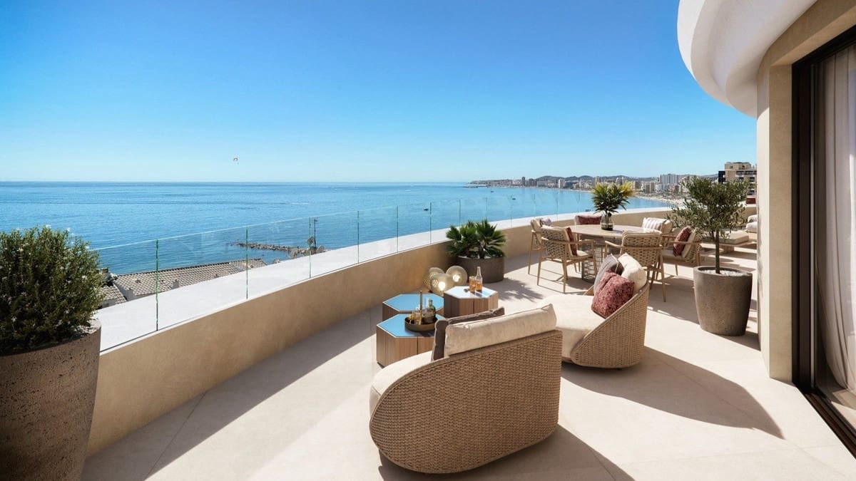 2 bedroom Apartment for sale in Fuengirola with pool garage - € 725,000 (Ref: 9854408)