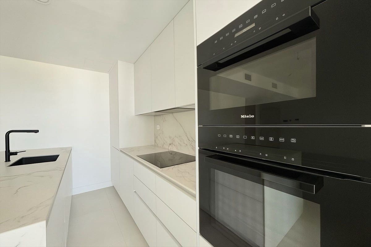 2 Zimmer Apartment zu verkaufen in Fuengirola mit Pool Garage - 450.000 € (Ref: 9866049)