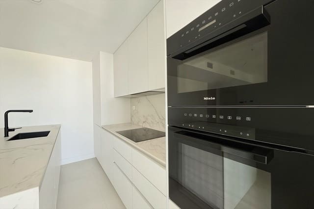 3 makuuhuone Huoneisto myytävänä paikassa Fuengirola mukana uima-altaan 
autotalli - 525 000 € (Ref: 9866050)