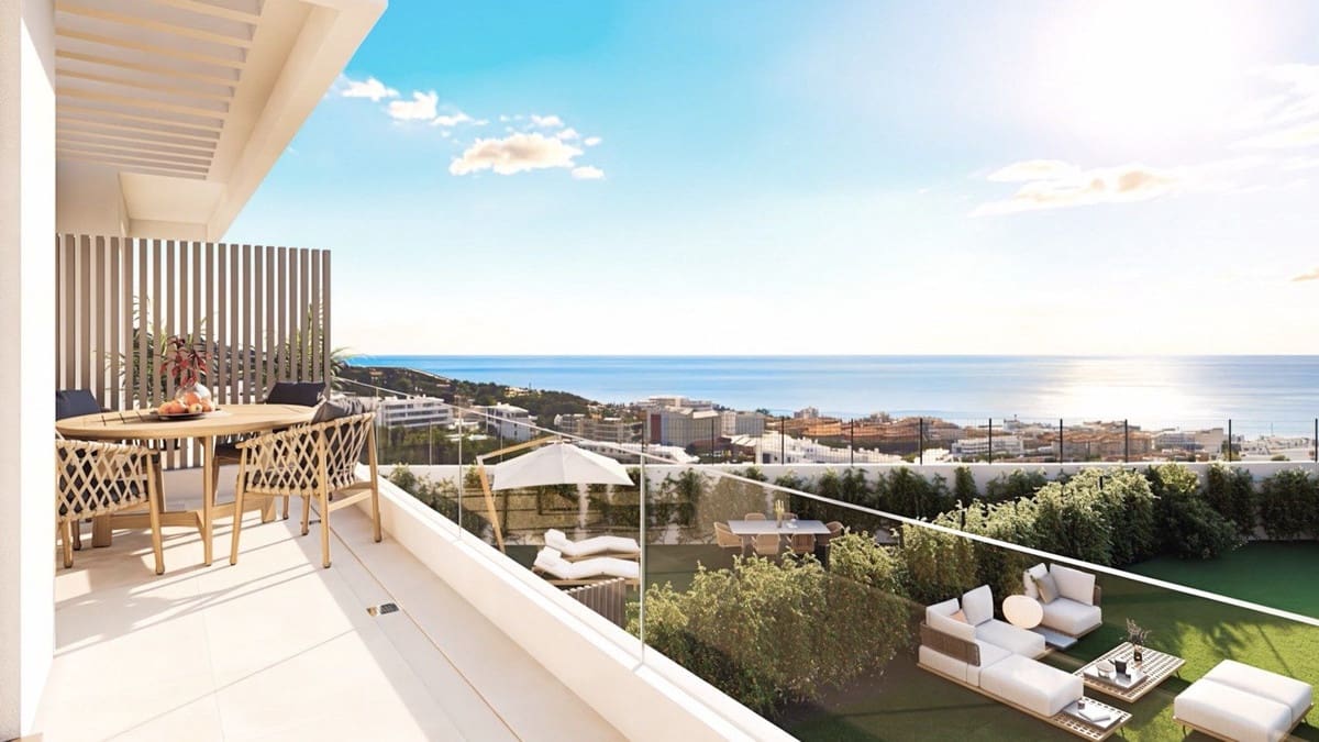 3 bedroom Townhouse for sale in Fuengirola with pool garage - € 995,000 (Ref: 9866146)