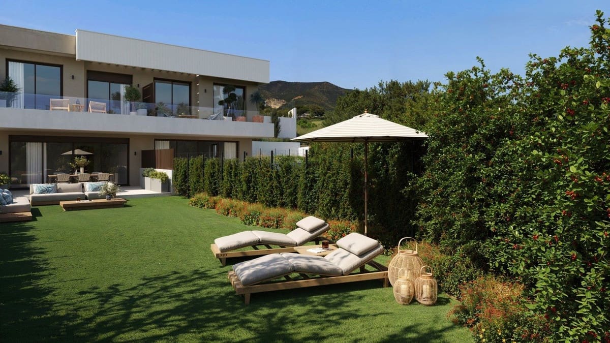 3 bedroom Townhouse for sale in Fuengirola with pool garage - € 995,000 (Ref: 9866146)