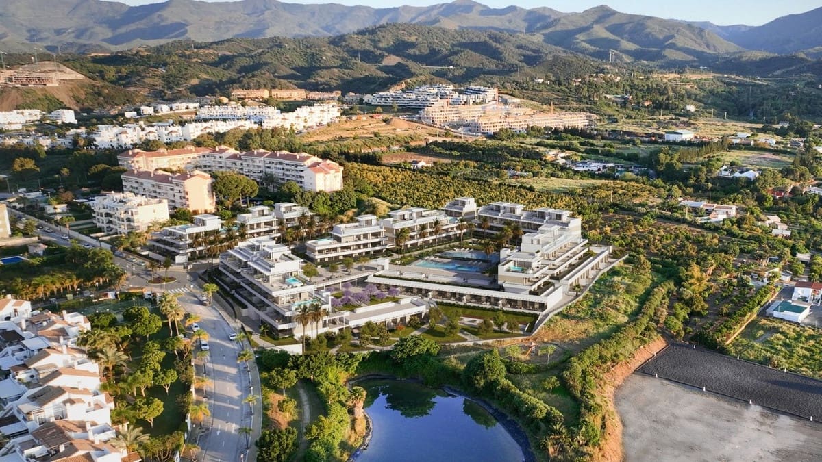 2 sovrum Lägenhet till salu i New Golden Mile med pool garage - 555 000 € (Ref: 9867455)
