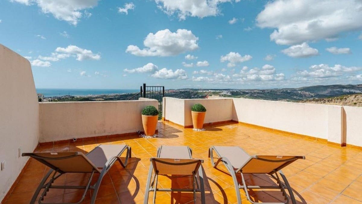 3 bedroom Penthouse for sale in Bahia de Casares with pool garage - € 320,000 (Ref: 9880217)