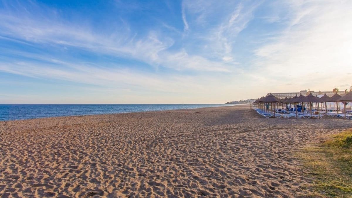 3 soverom Hus til salgs i La Cala de Mijas med svømmebasseng garasje - € 676 000 (Ref: 9924852)