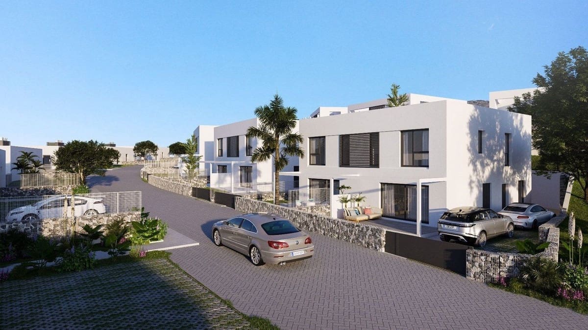 3 soveværelse Villa til salg i Mijas Costa med swimmingpool garage - € 532.000 (Ref: 9928058)