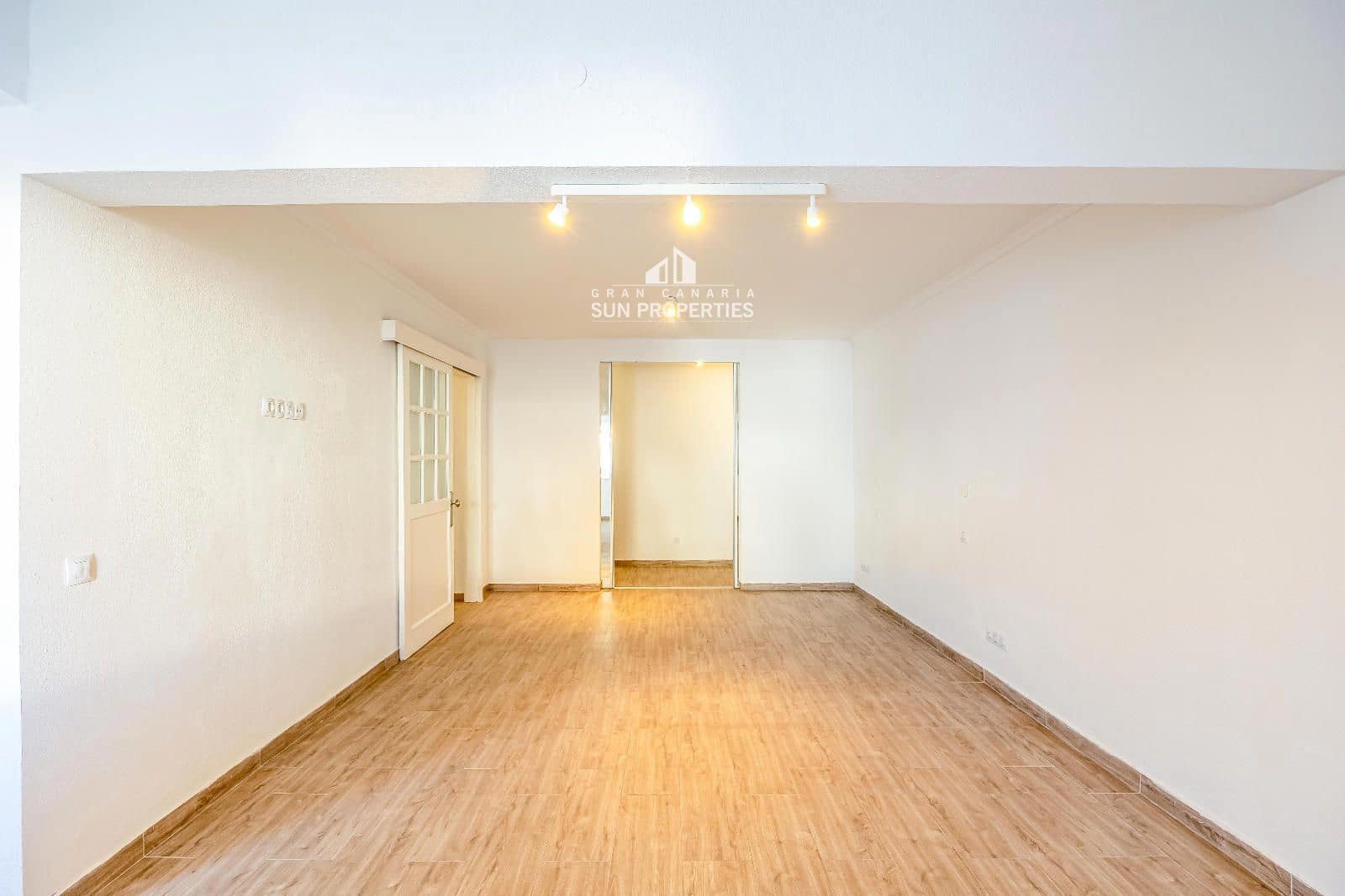 Maison de Ville de 4 chambres à louer à San Bartolome de Tirajana avec garage - 2 700 € (Ref: 10024427)