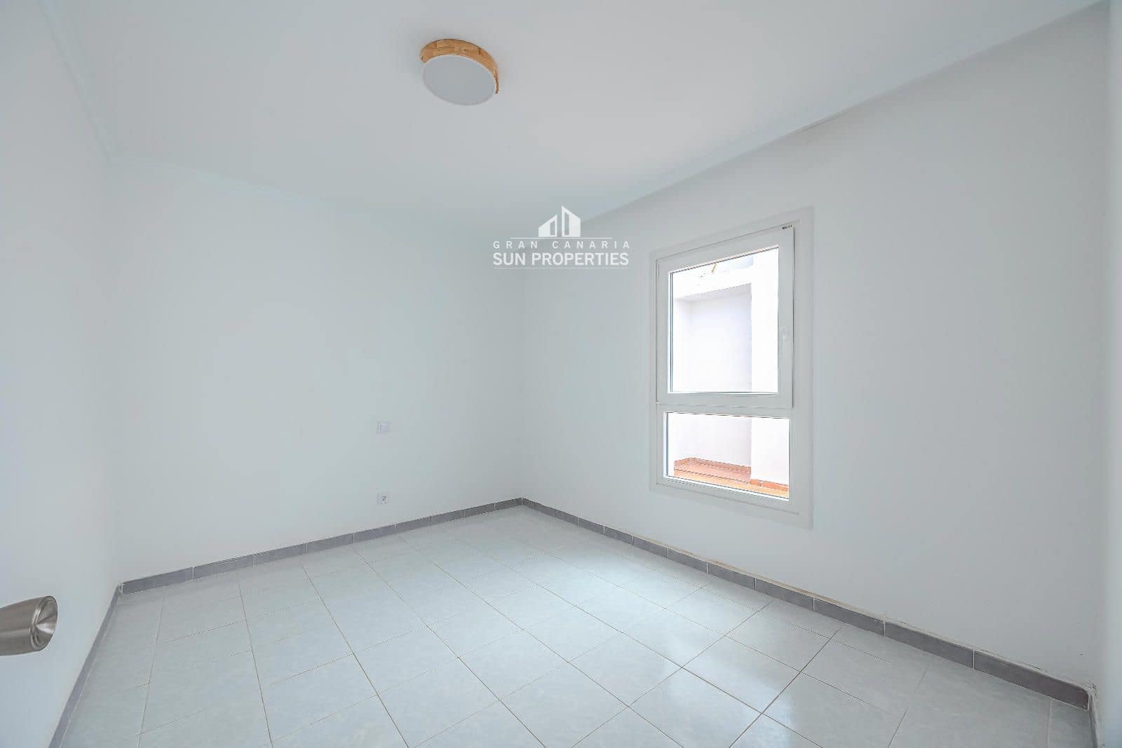 Maison de Ville de 4 chambres à louer à San Bartolome de Tirajana avec garage - 2 700 € (Ref: 10024427)