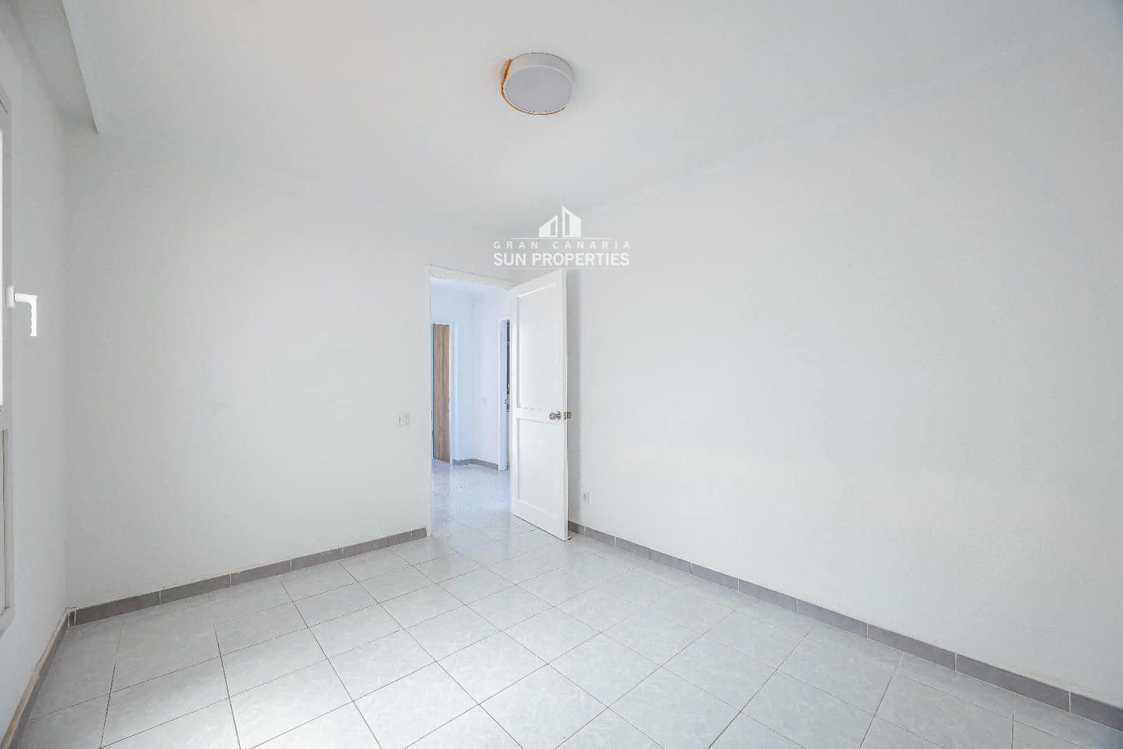 Maison de Ville de 4 chambres à louer à San Bartolome de Tirajana avec garage - 2 700 € (Ref: 10024427)