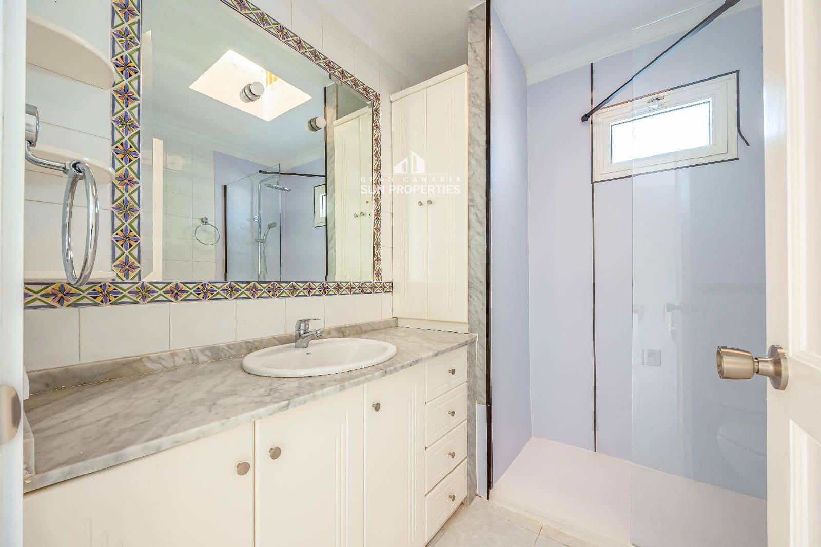 Maison de Ville de 4 chambres à louer à San Bartolome de Tirajana avec garage - 2 700 € (Ref: 10024427)