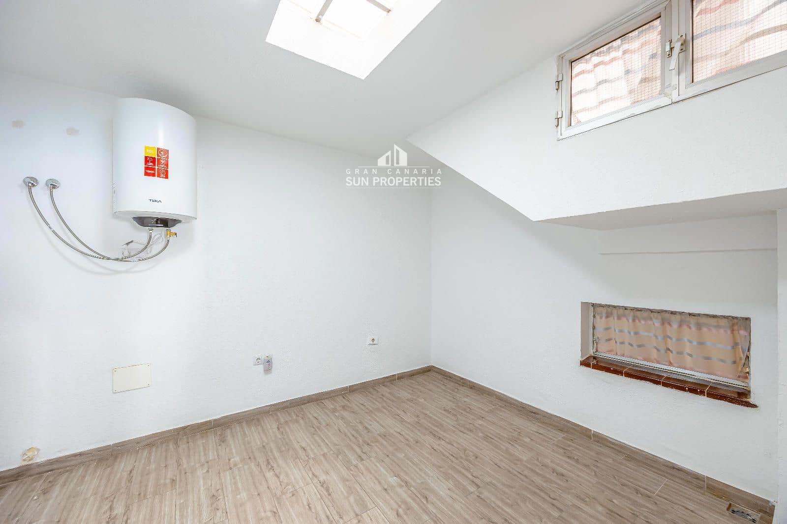 Maison de Ville de 4 chambres à louer à San Bartolome de Tirajana avec garage - 2 700 € (Ref: 10024427)