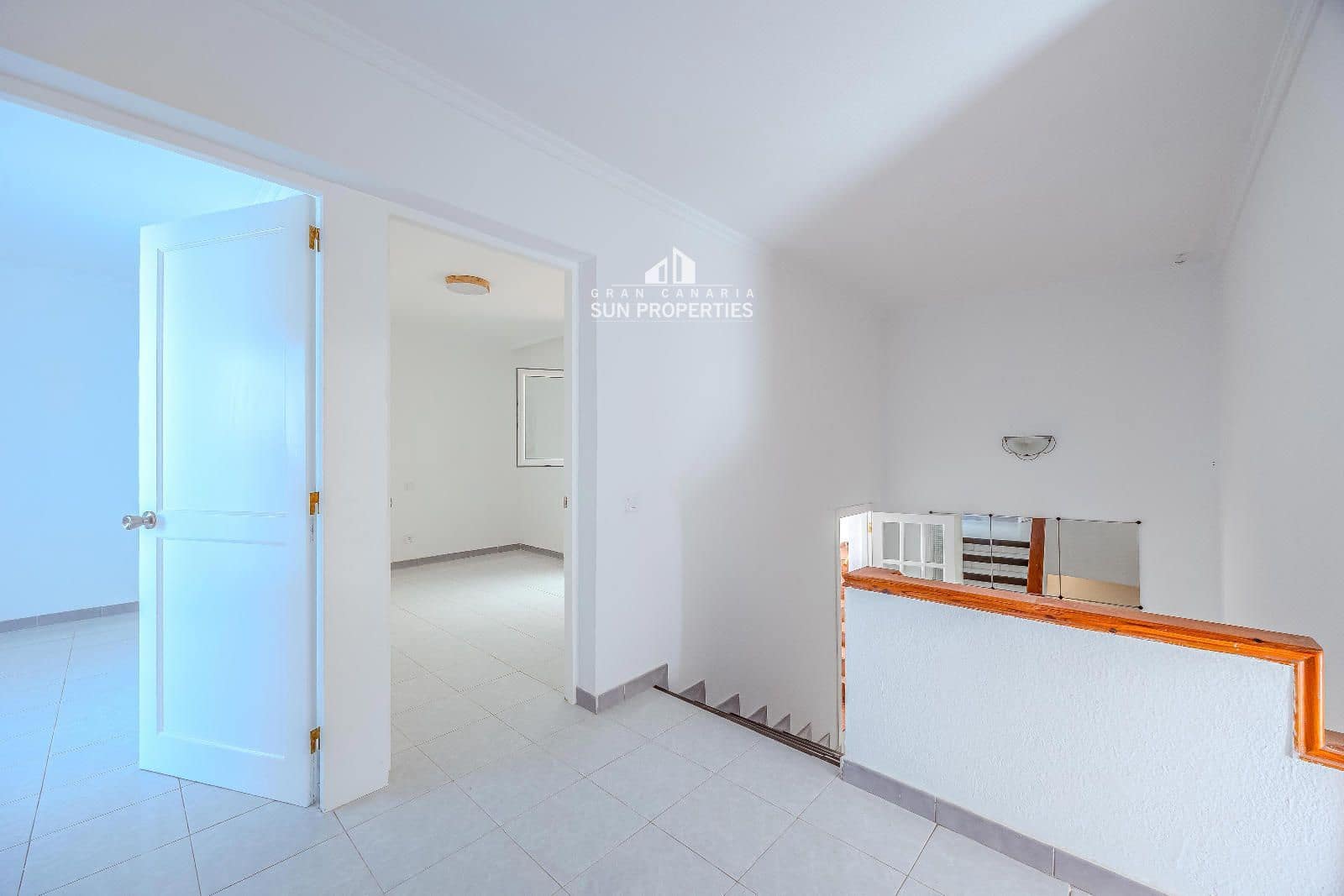 Maison de Ville de 4 chambres à louer à San Bartolome de Tirajana avec garage - 2 700 € (Ref: 10024427)