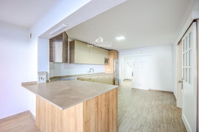 4 makuuhuone Omakotitalo vuokrattavana paikassa San Bartolomé de Tirajana mukana 
autotalli - 2 700 € (Ref: 10024427)