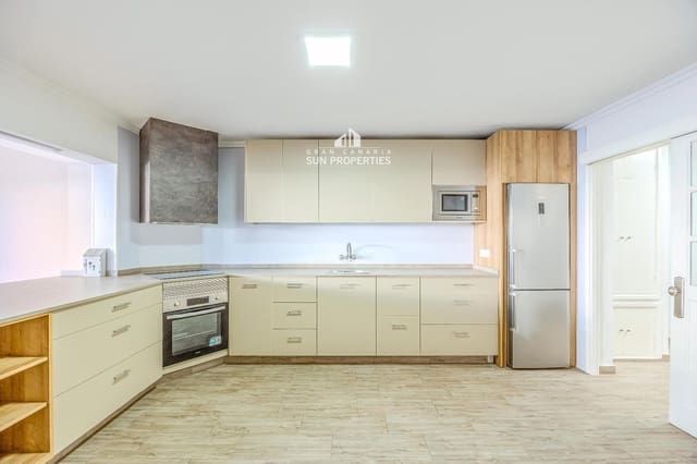 4 makuuhuone Omakotitalo vuokrattavana paikassa San Bartolomé de Tirajana mukana 
autotalli - 2 700 € (Ref: 10024427)