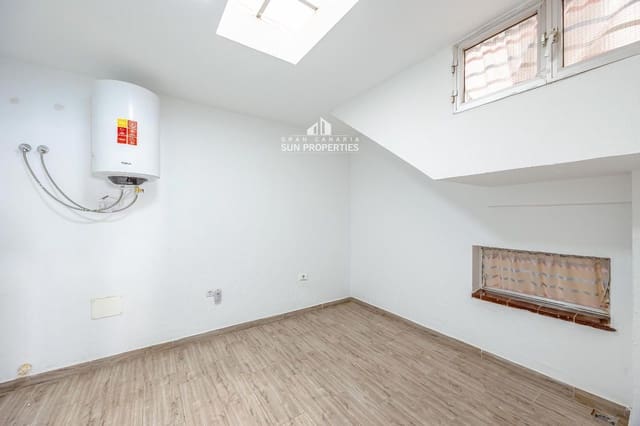 4 makuuhuone Omakotitalo vuokrattavana paikassa San Bartolomé de Tirajana mukana 
autotalli - 2 700 € (Ref: 10024427)