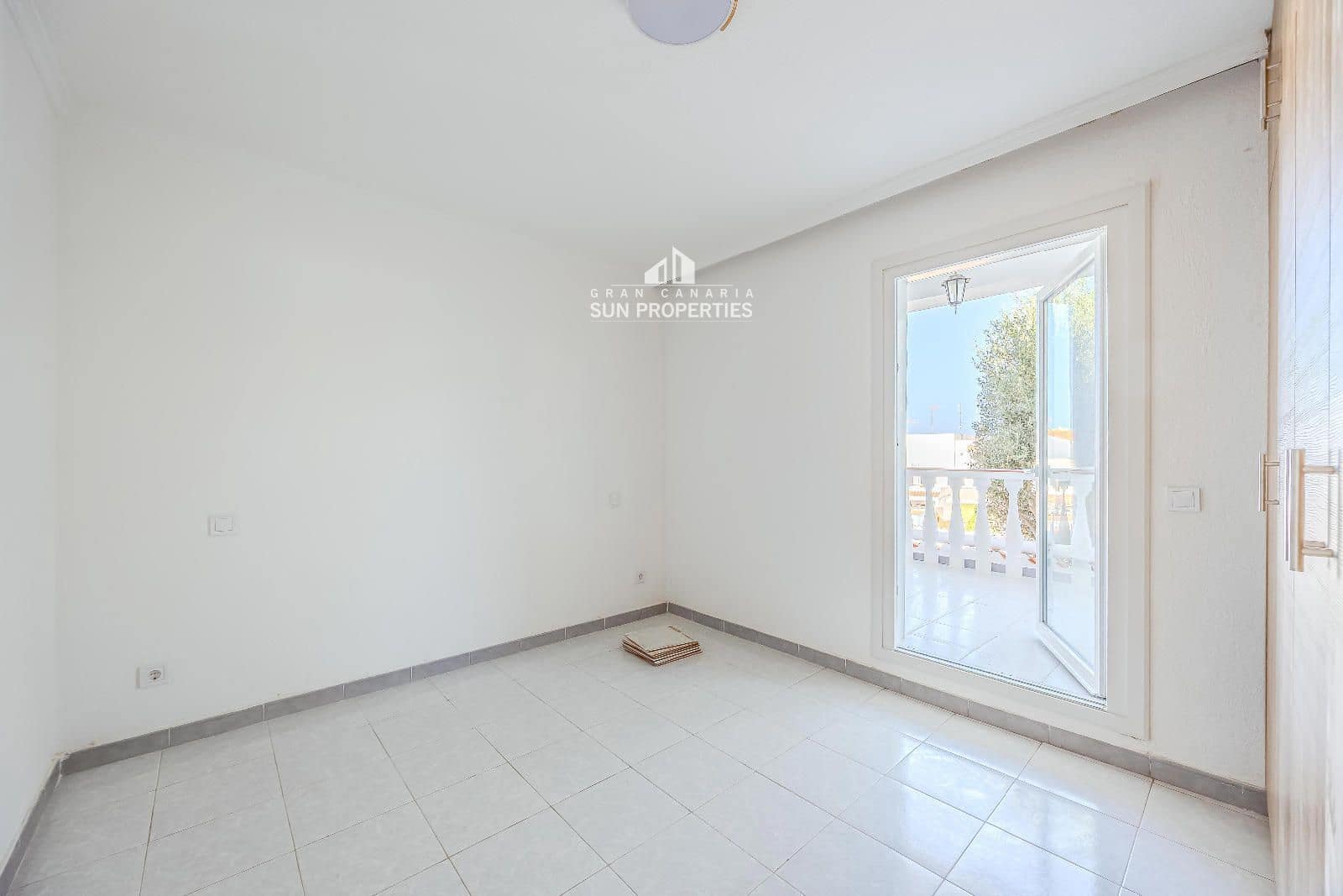 Maison de Ville de 4 chambres à louer à San Bartolome de Tirajana avec garage - 2 700 € (Ref: 10024427)