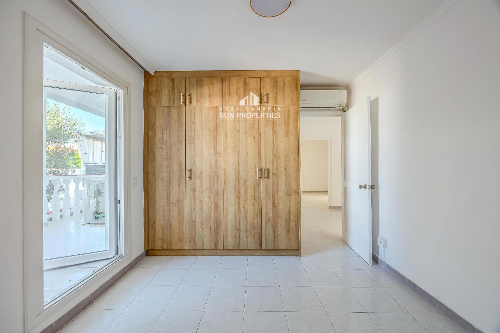 Maison de Ville de 4 chambres à louer à San Bartolome de Tirajana avec garage - 2 700 € (Ref: 10024427)