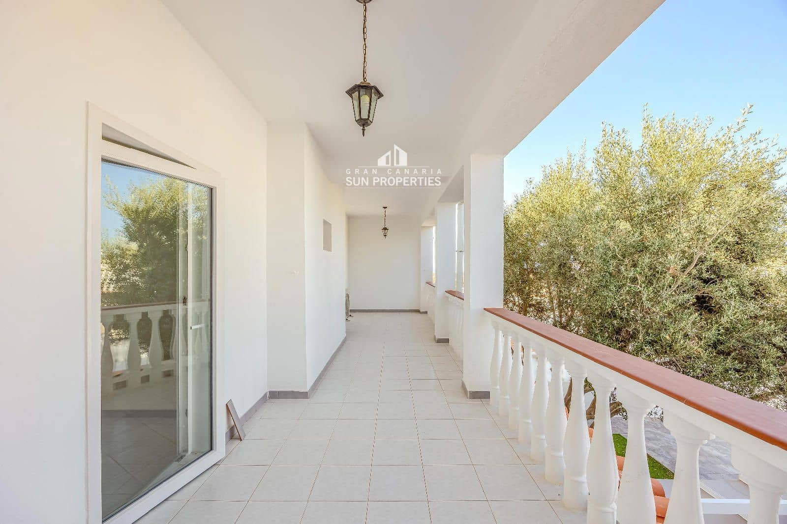 Maison de Ville de 4 chambres à louer à San Bartolome de Tirajana avec garage - 2 700 € (Ref: 10024427)
