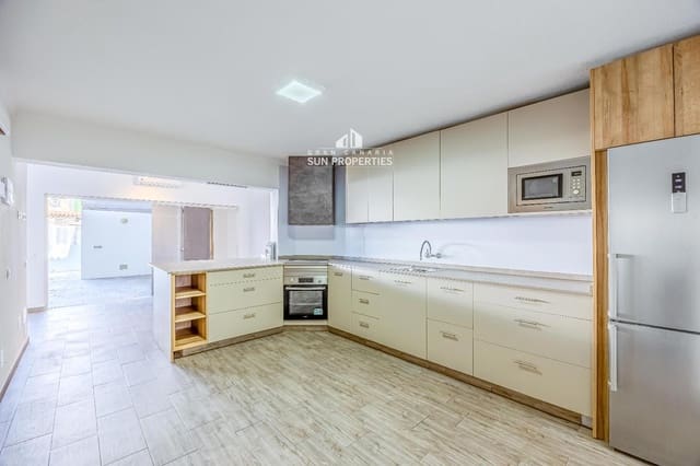 4 makuuhuone Omakotitalo vuokrattavana paikassa San Bartolomé de Tirajana mukana 
autotalli - 2 700 € (Ref: 10024427)