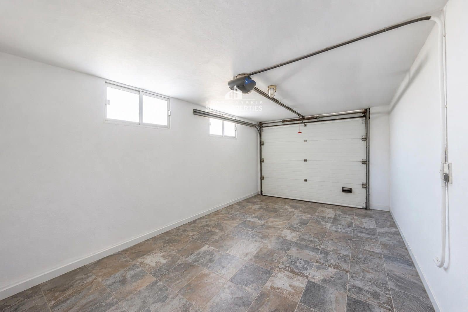 Maison de Ville de 4 chambres à louer à San Bartolome de Tirajana avec garage - 2 700 € (Ref: 10024427)