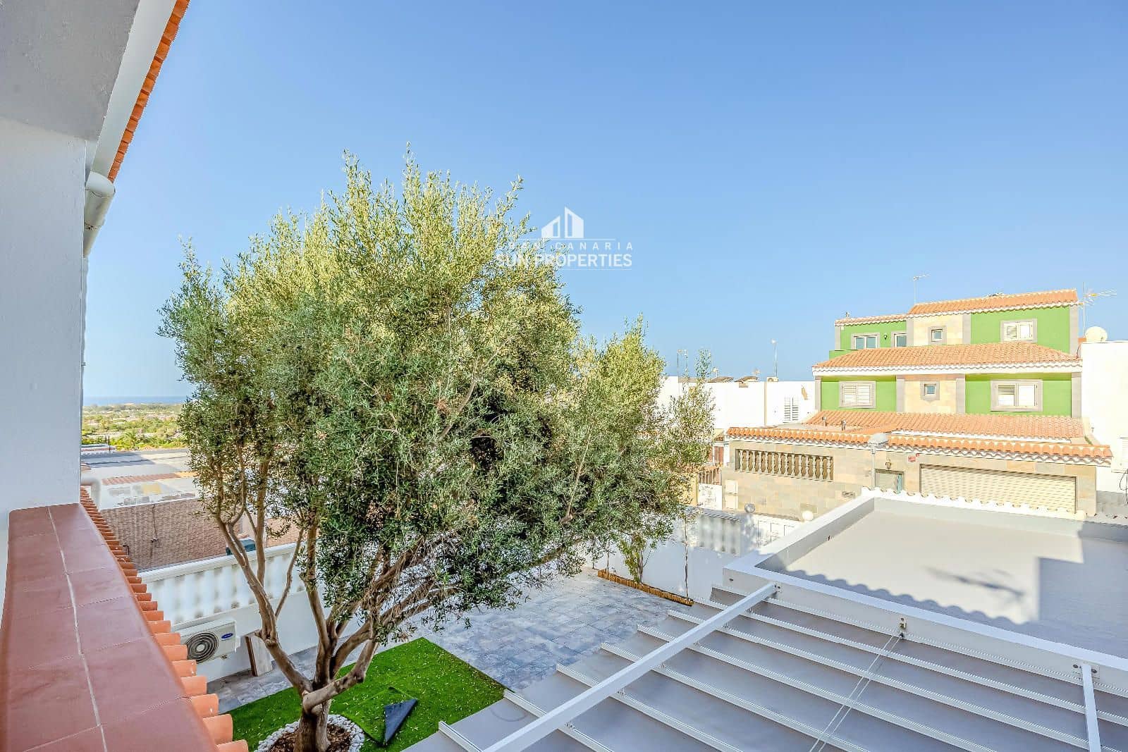 Maison de Ville de 4 chambres à louer à San Bartolome de Tirajana avec garage - 2 700 € (Ref: 10024427)