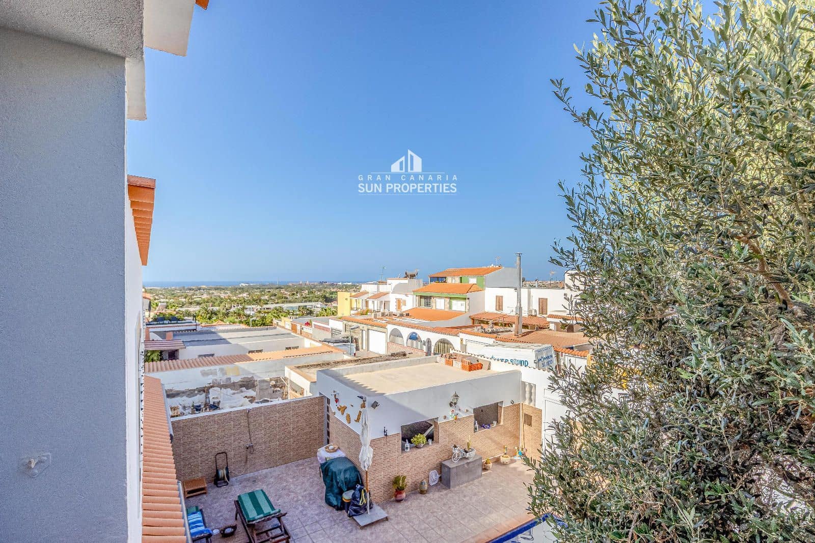Maison de Ville de 4 chambres à louer à San Bartolome de Tirajana avec garage - 2 700 € (Ref: 10024427)