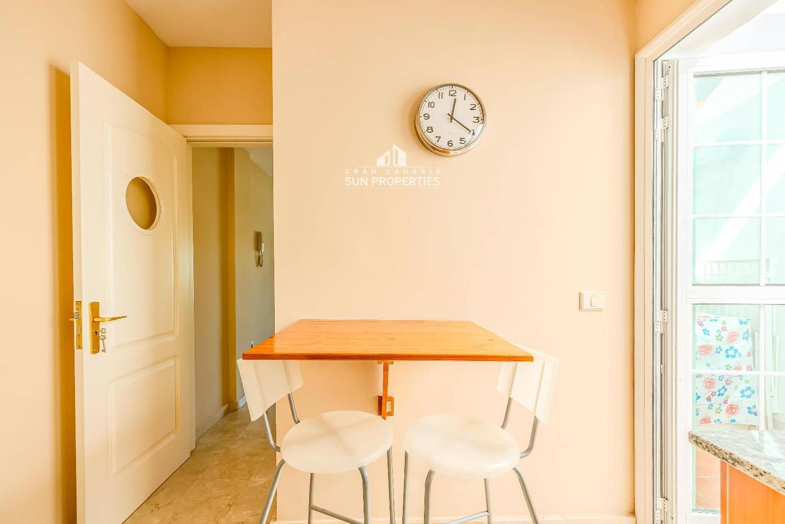 2 soverom Bungalow til leie i Mogan med svømmebasseng garasje - € 1 300 (Ref: 10184032)