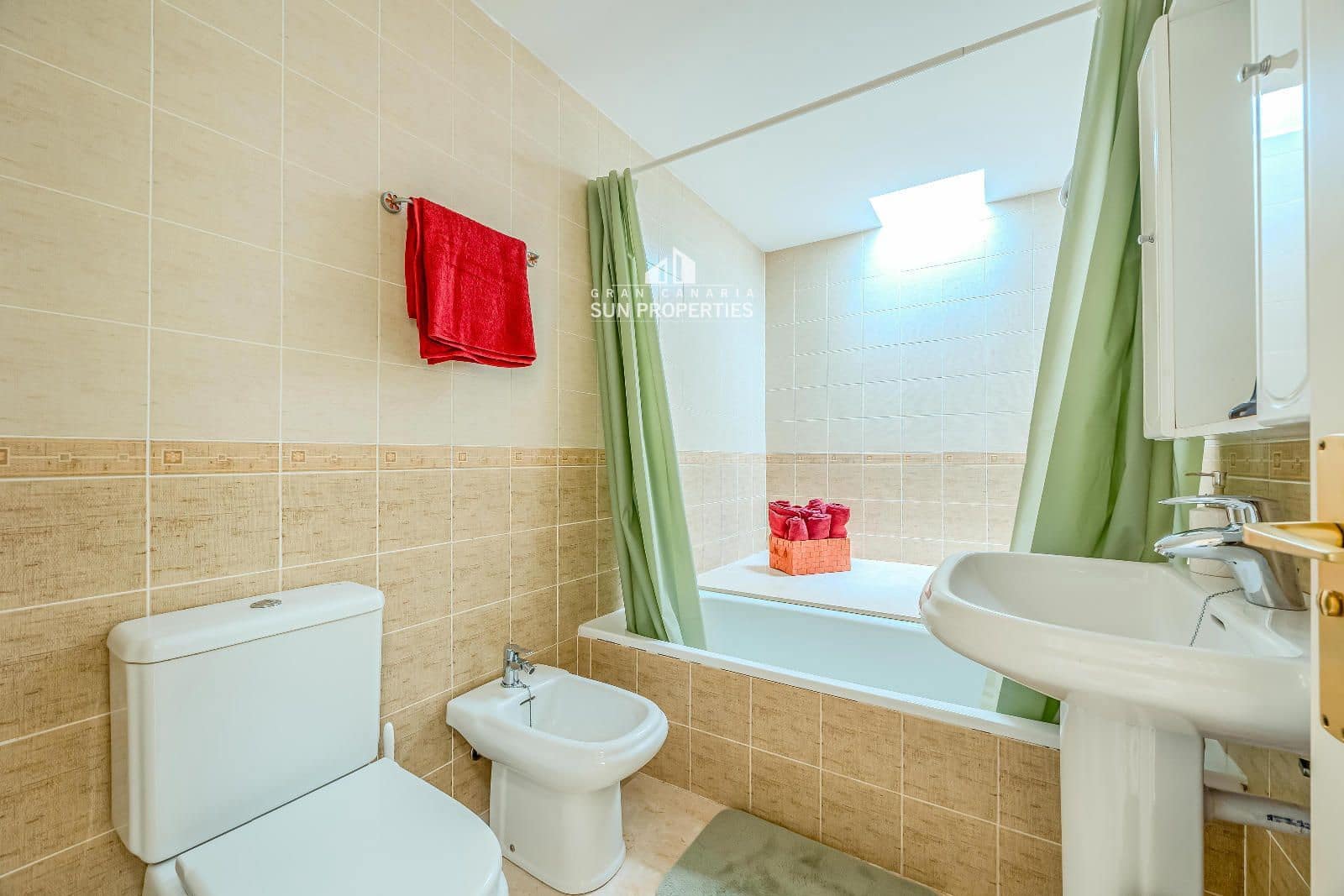 2 soverom Bungalow til leie i Mogan med svømmebasseng garasje - € 1 300 (Ref: 10184032)