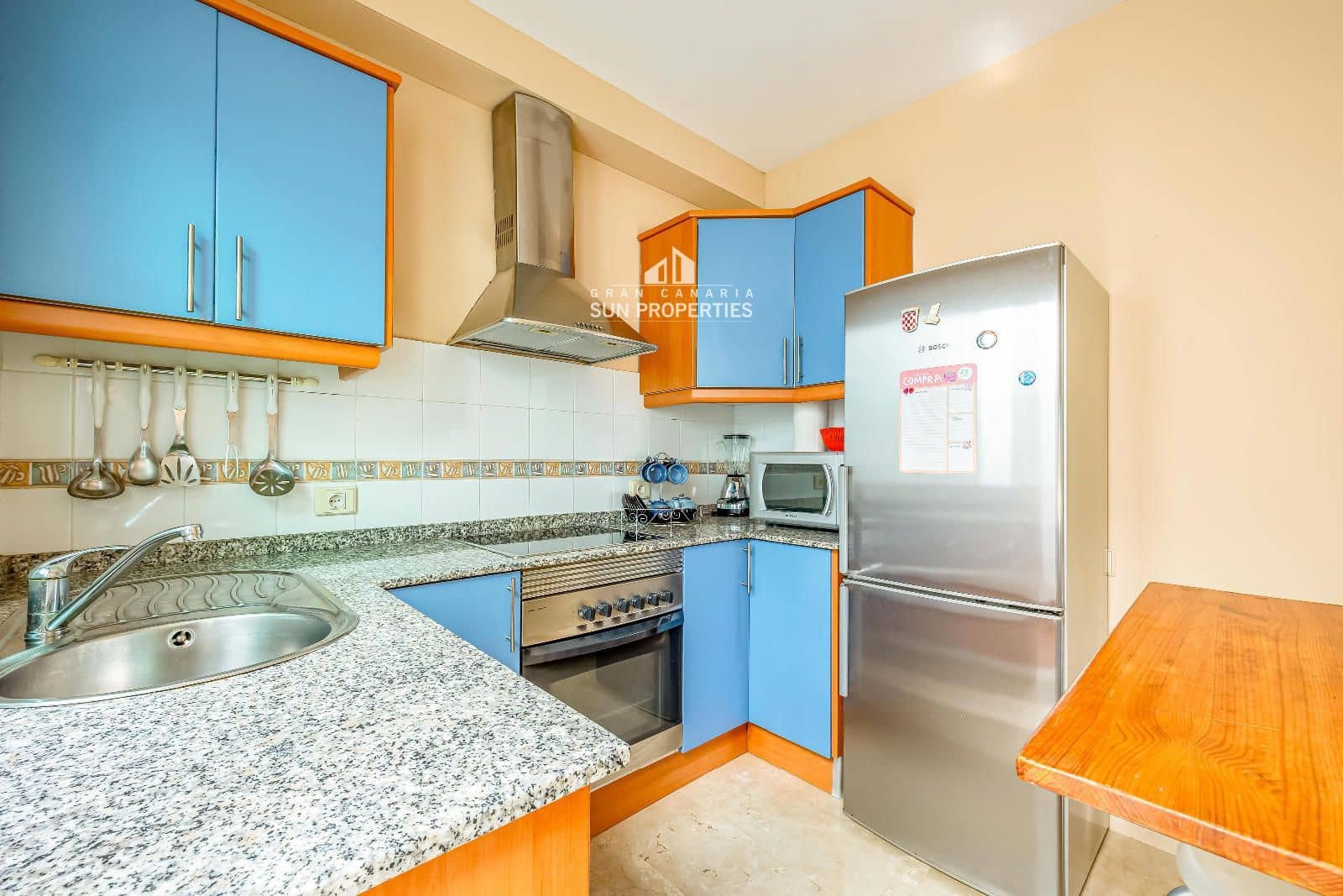 2 soverom Bungalow til leie i Mogan med svømmebasseng garasje - € 1 300 (Ref: 10184032)