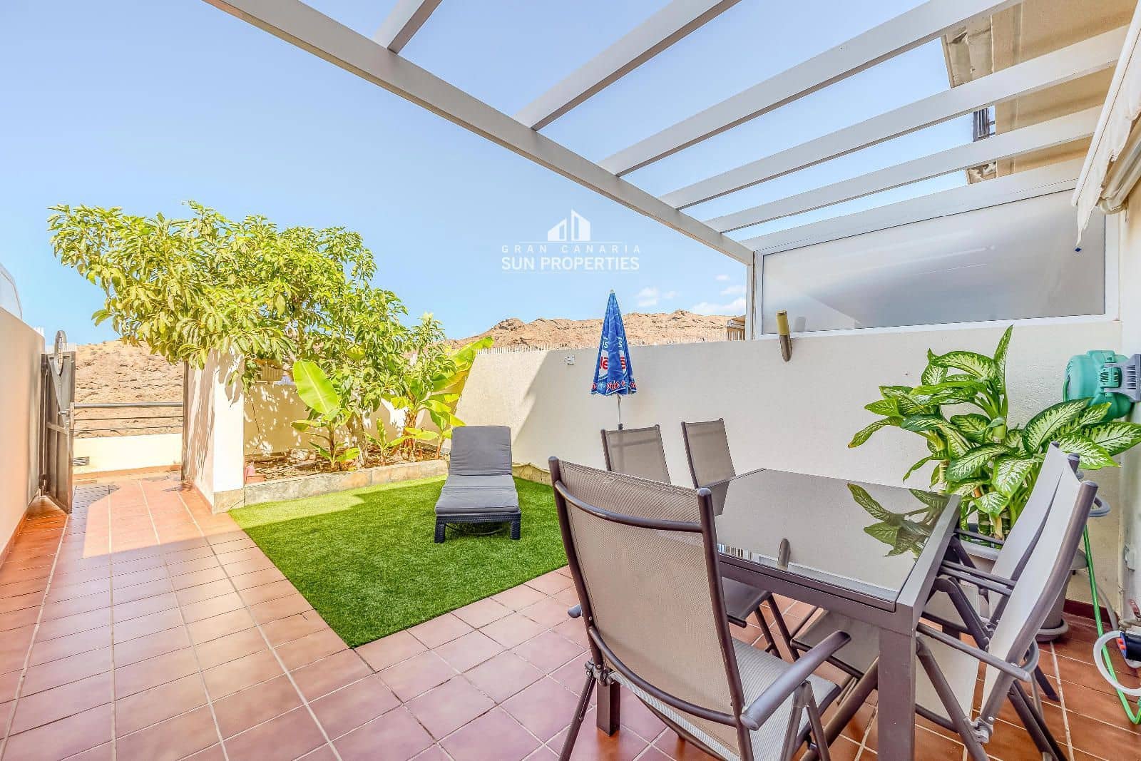 2 soverom Bungalow til leie i Mogan med svømmebasseng garasje - € 1 300 (Ref: 10184032)