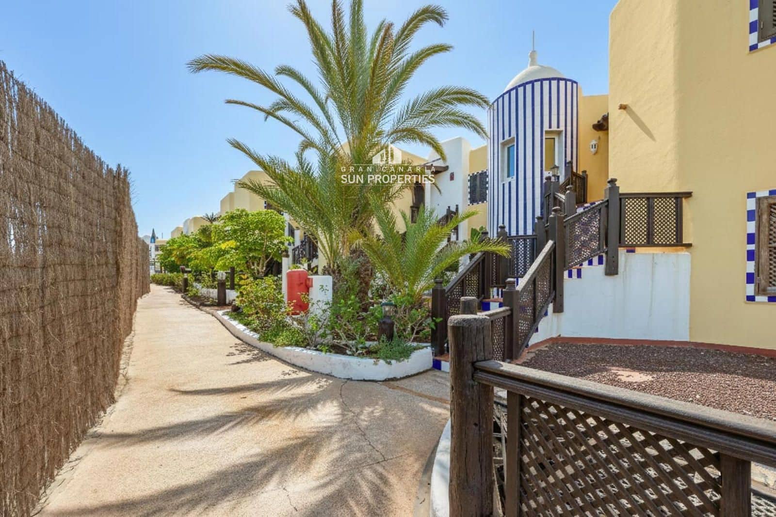 1 sovrum Lägenhet att hyra i San Agustin med pool - 1 400 € (Ref: 4734221)