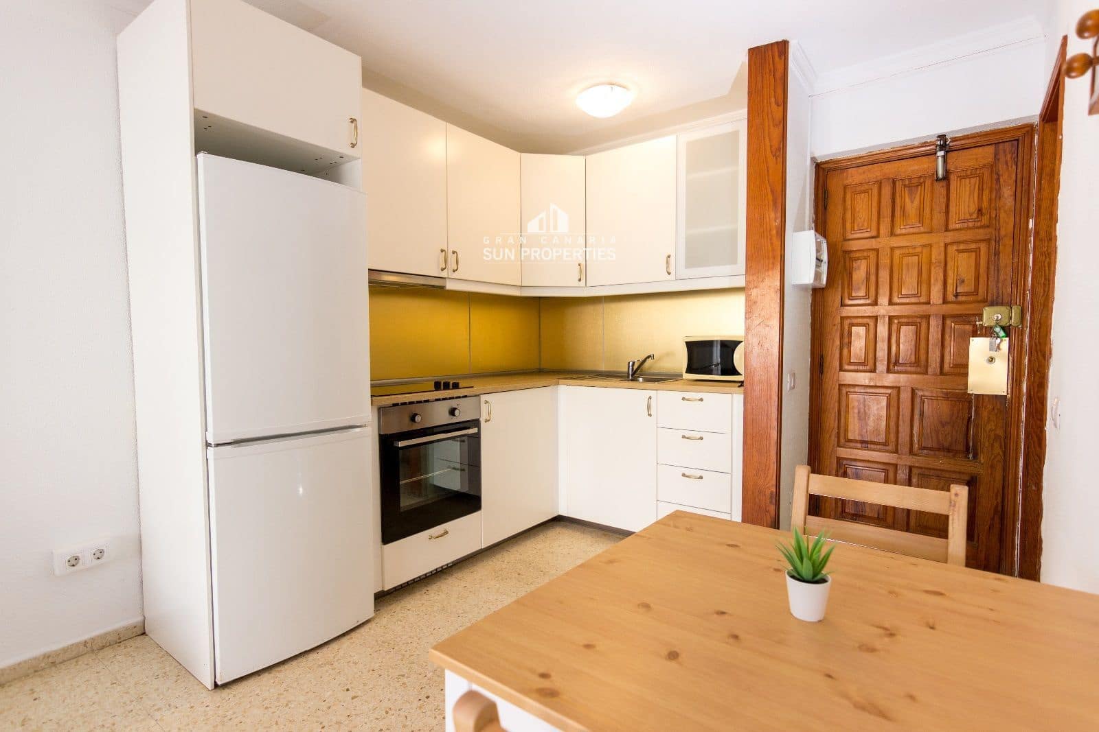 2 bedroom Flat for rent in Puerto Rico with pool - € 950 (Ref: 5362056)