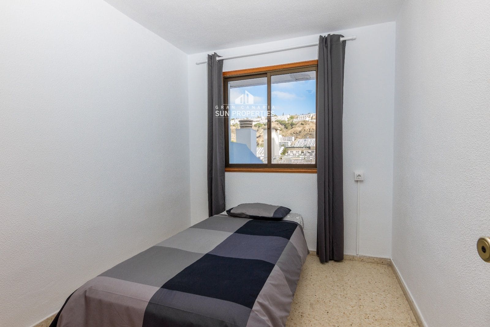 2 bedroom Flat for rent in Puerto Rico with pool - € 950 (Ref: 5362056)