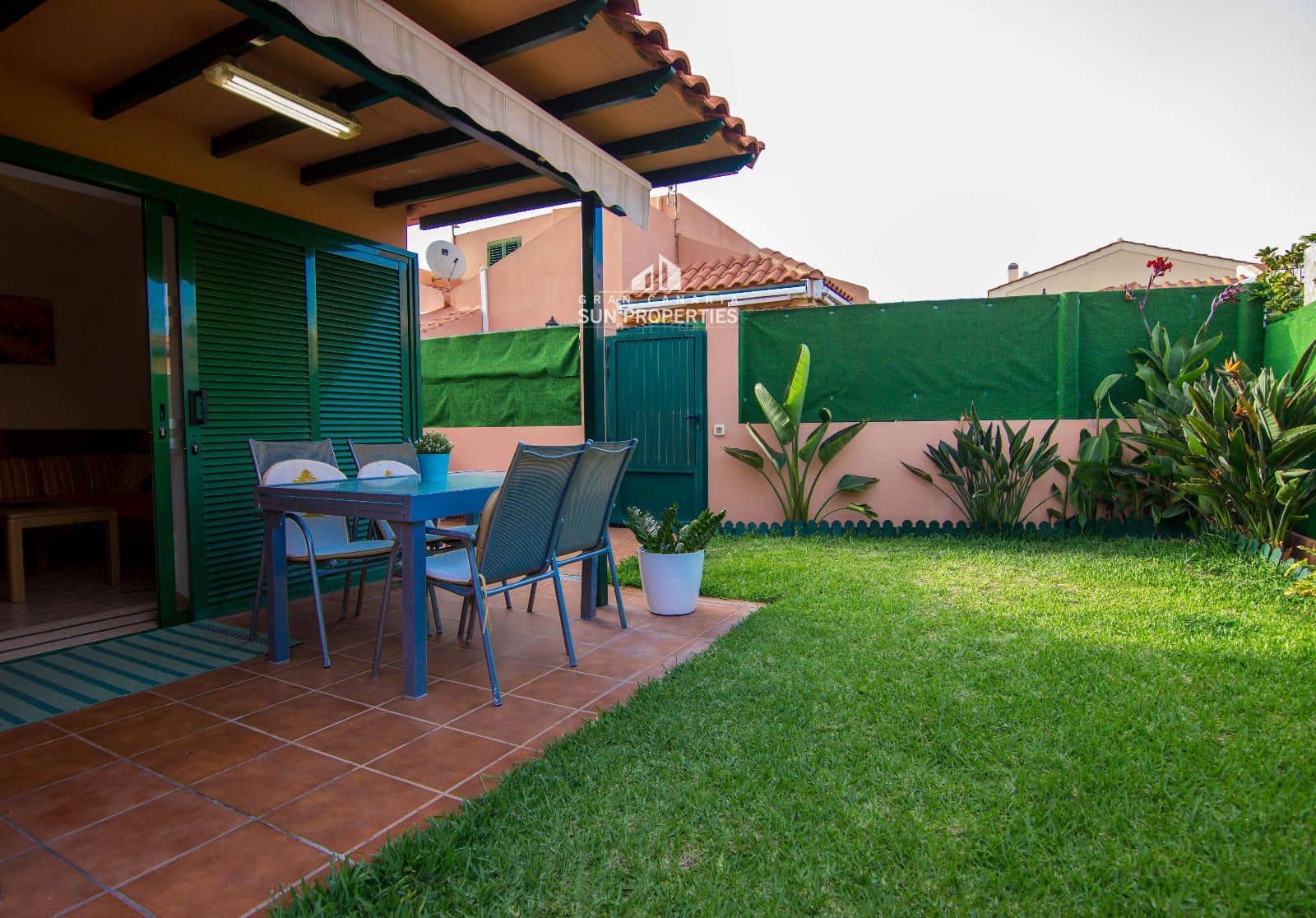 Bungalow de 2 chambres à louer à Sonneland avec piscine - 1 200 € (Ref: 5522435)