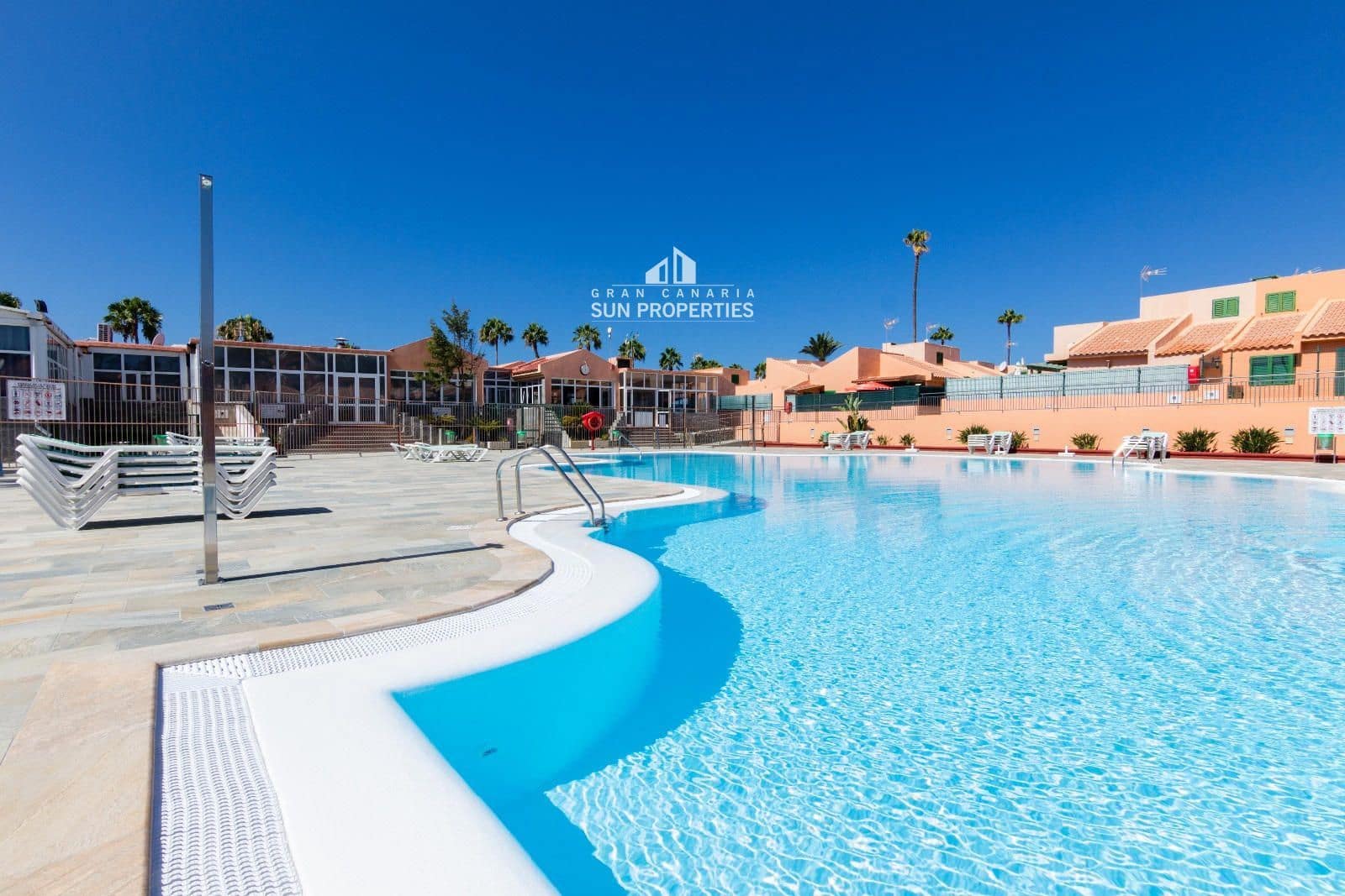 Bungalow de 2 chambres à louer à Sonneland avec piscine - 1 200 € (Ref: 5522435)