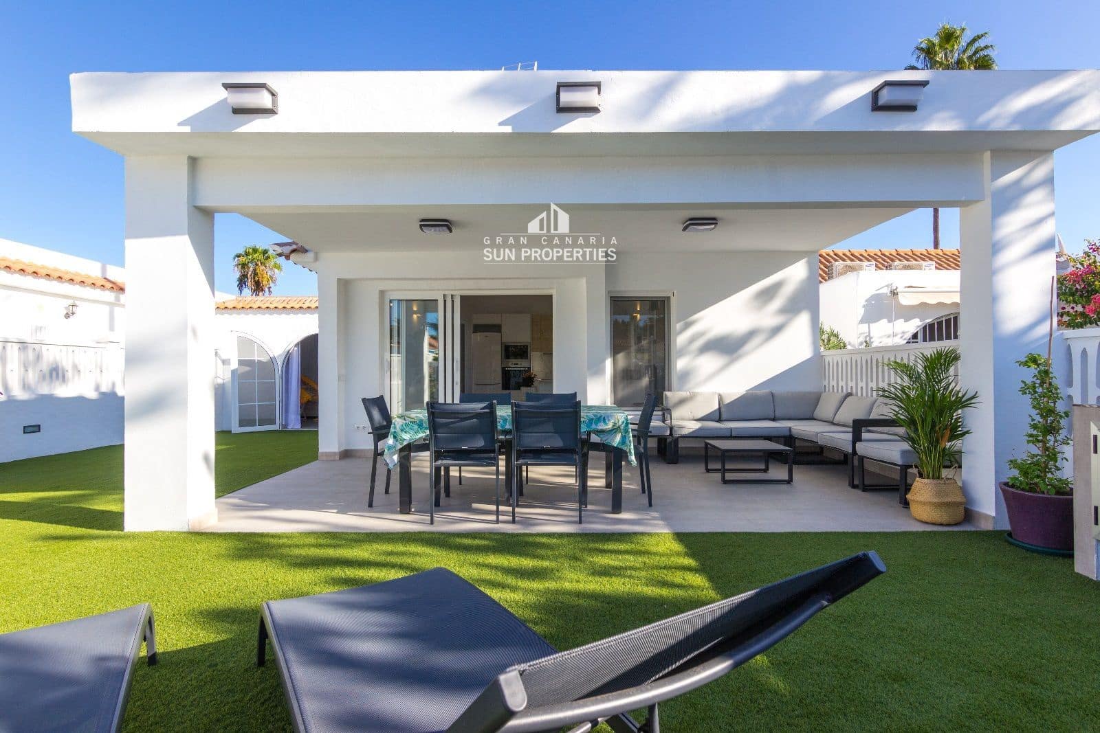 Bungalow de 2 habitaciones en Campo Internacional en alquiler con piscina - 1.900 € (Ref: 6326972)