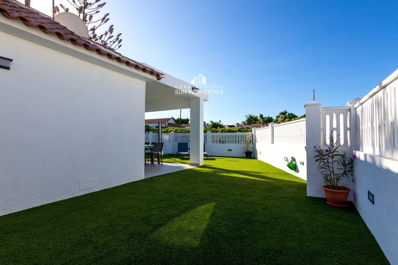 Bungalow de 2 habitaciones en Campo Internacional en alquiler con piscina - 1.900 € (Ref: 6326972)