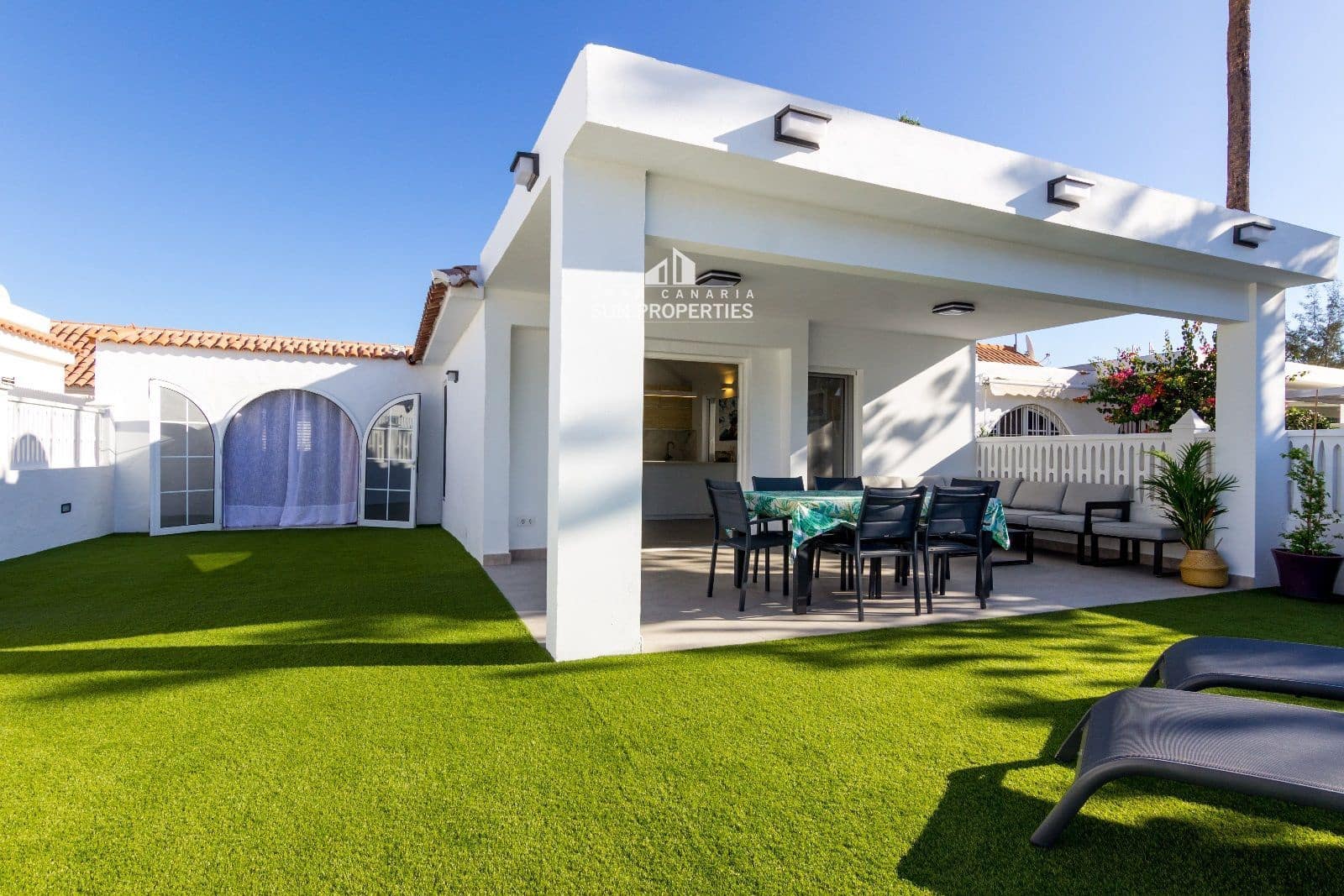 Bungalow de 2 habitaciones en Campo Internacional en alquiler con piscina - 1.900 € (Ref: 6326972)