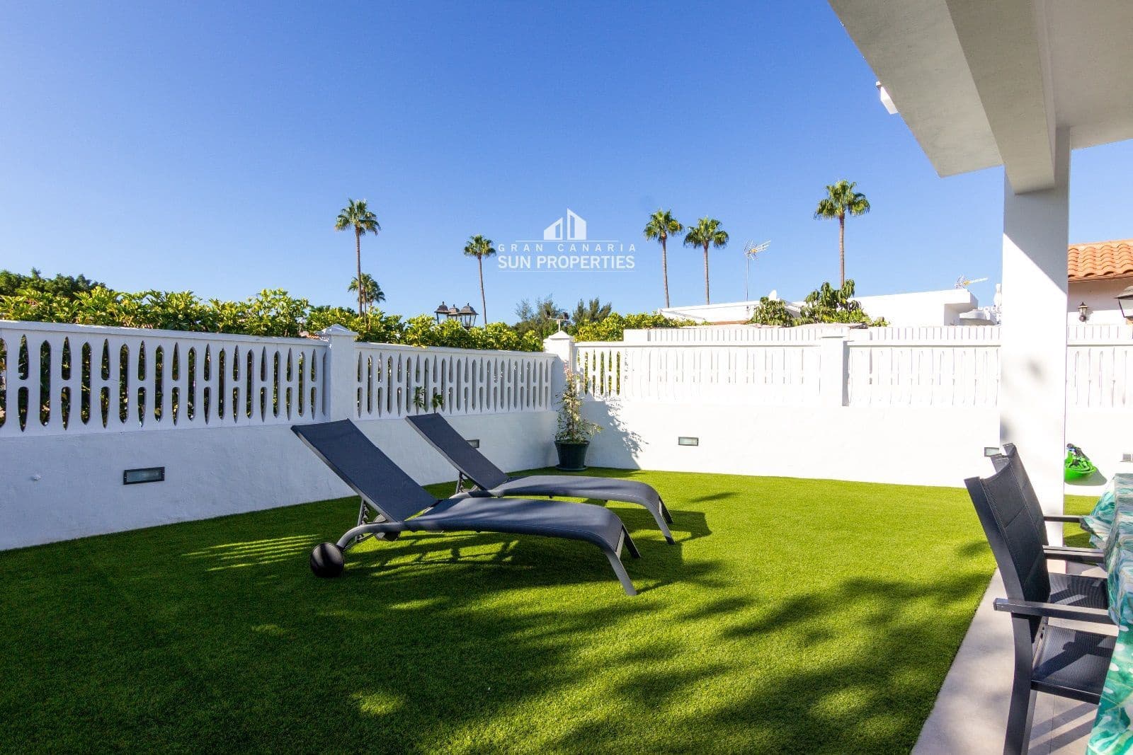 Bungalow de 2 habitaciones en Campo Internacional en alquiler con piscina - 1.900 € (Ref: 6326972)