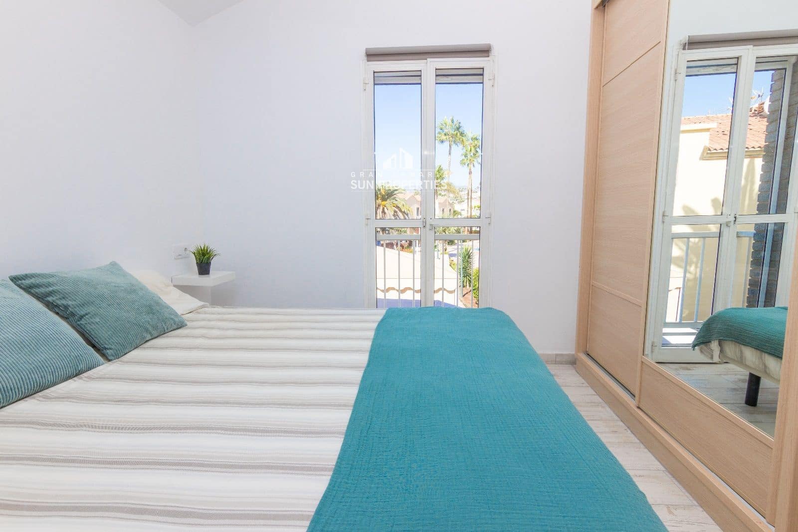 1 quarto Bungalow para arrendar em San Bartolome de Tirajana com piscina - 1 100 € (Ref: 6492408)