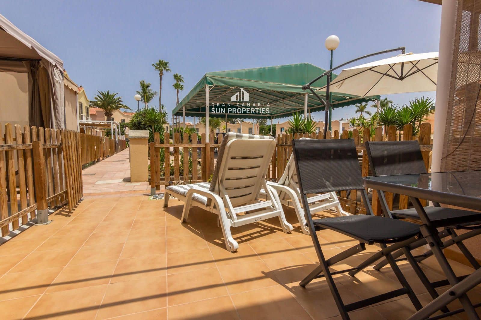 1 quarto Bungalow para arrendar em Campo Internacional com piscina garagem - 950 € (Ref: 6631714)